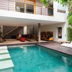 Athena Seminyak (Bali)